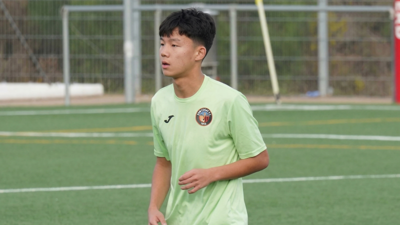 Игрок «Эльче» рассказал о казахе в «Барселоне»: всегда выделялся среди толпы