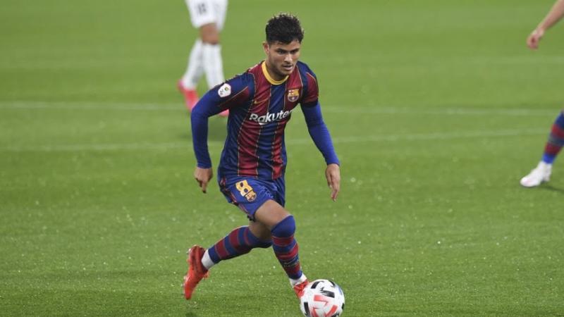 Эксперт – об экс-футболисте «Барселоны» в Казахстане: искусственные поля его погубят