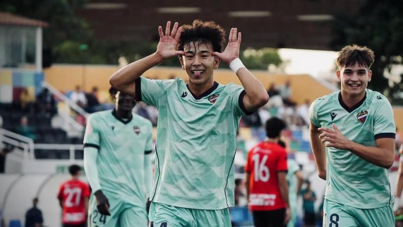 Казахстанский футболист перейдет в команду Ла Лиги