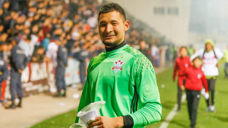 Қазақстан құрамасының бұрынғы қақпашысы Қытайдағы келісімшартын ұзартты