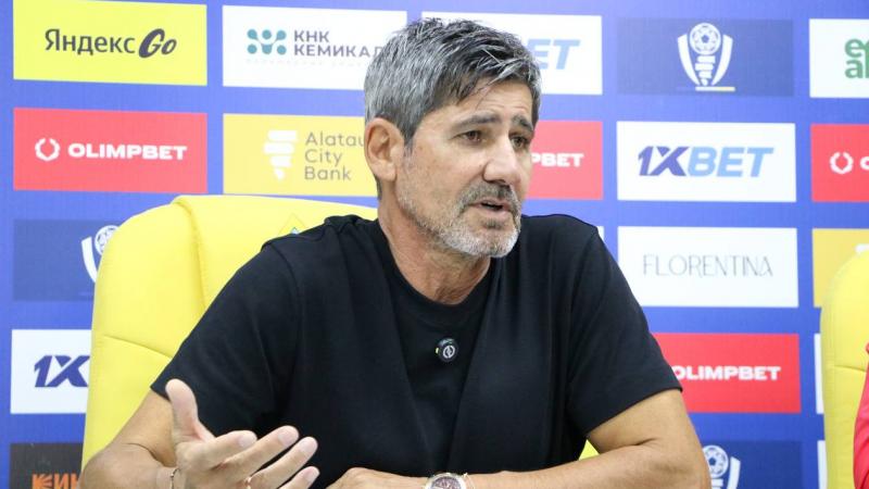 В «Актобе» опровергли информацию о скорой отставке Костова