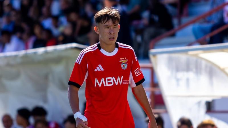 Казахстанский футболист забил за старшую команду «Бенфики»