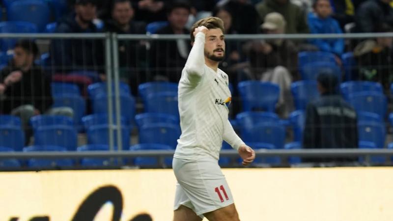 Нападающий сборной Казахстана присоединился к агентству Кенжебека