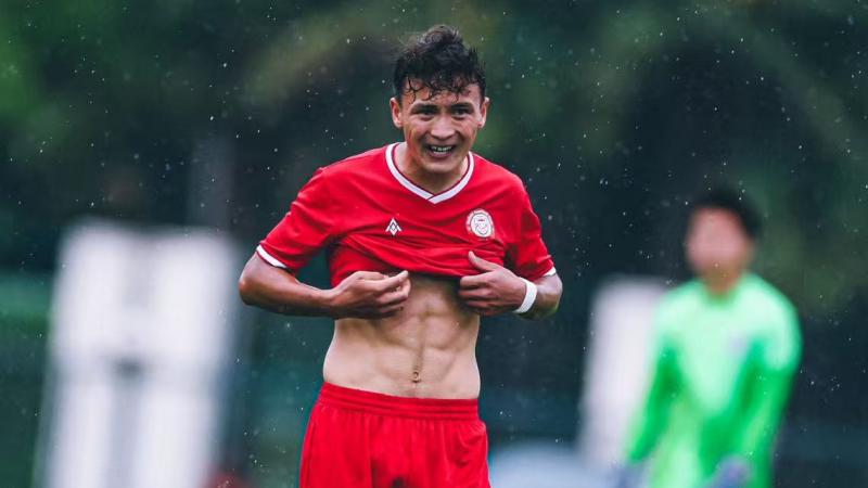 «Готов взять гражданство»: казахский футболист из Китая – о Европе и дружбе с Зуевым