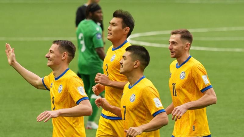 «Алаңда жаяу жүрдік»: экс-қақпашы Бекбаев Қазақстан құрамасының ойынын сынады