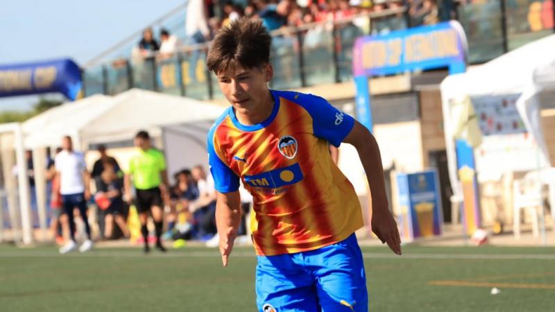 Казах стал чемпионом в Испании: отличился против ПСЖ и «Барселоны» за минуту