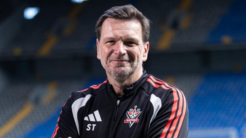 «Может тренировать любую команду в мире»: форвард сборной Кыргызстана восхитился тренером «Актобе»