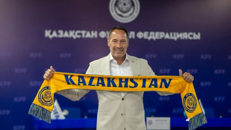 ҚФФ Джон ван ’т Схипті таныстырды: Қазақстан құрамасының жаңа бапкерінің штабына кімдер кіреді