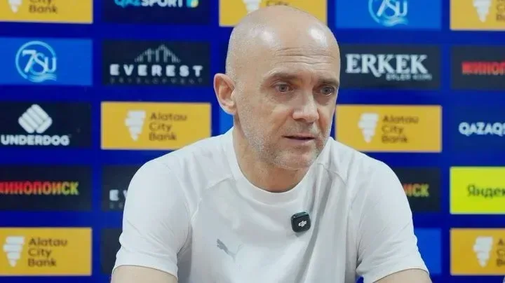 «Төрешінің жұмысы ұнамады»: Мартин – «Оқжетпестен» жеңілгені және чемпиондық үшін талас жайлы